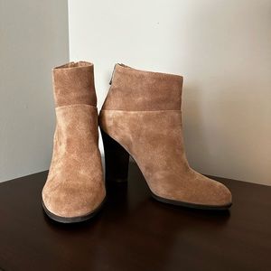 BCBG Generation Brown Suede Ankle Boots Sz 9